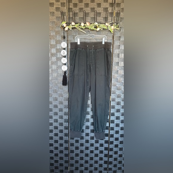 Woman’s Gap Joggers Size S - Picture 3 of 8